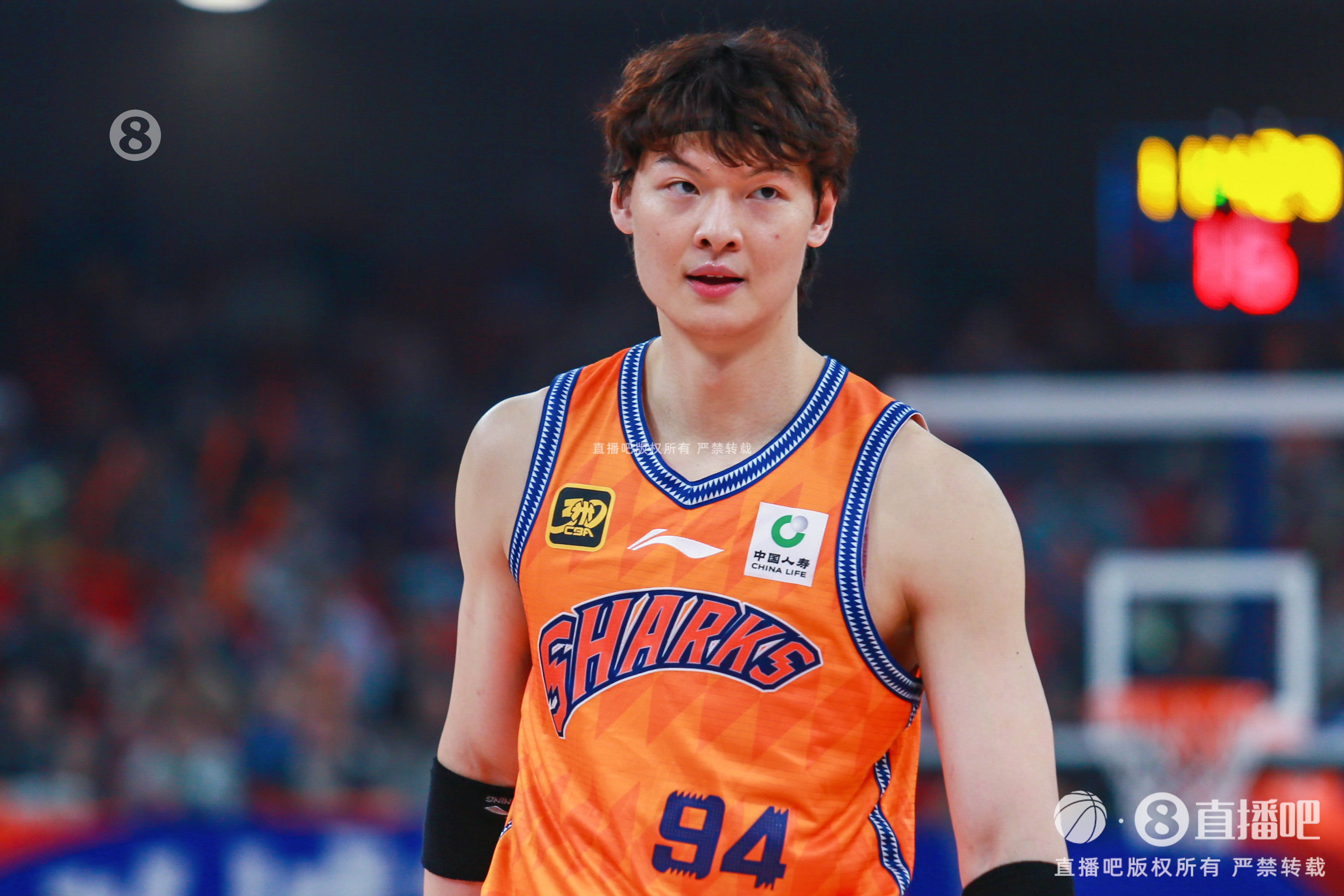 开云在线开户-媒体人：王哲林无论顺境逆境都兢兢业业打球 他的职业态度被低估